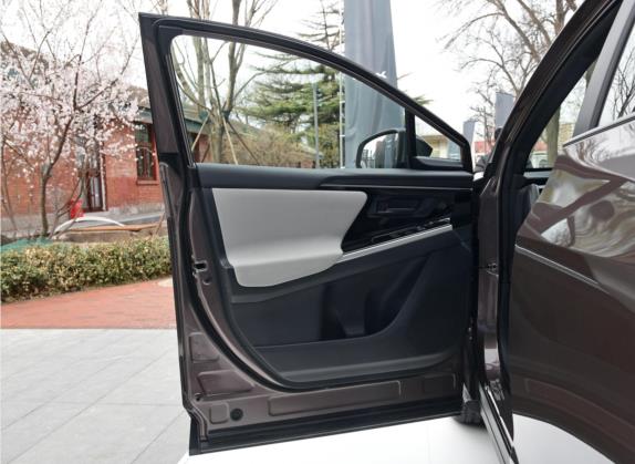 一汽丰田bZ4X 2022款 两驱长续航PRO版 车厢座椅   前门板