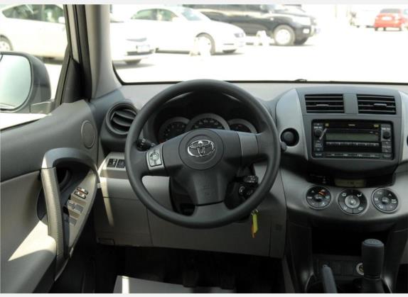 RAV4荣放 2009款 2.0L 手动经典版 中控类   驾驶位