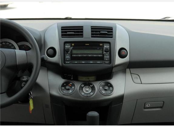 RAV4荣放 2009款 2.0L 手动经典版 中控类   中控台