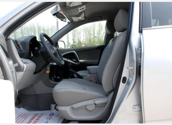 RAV4荣放 2009款 2.0L 手动经典版 车厢座椅   前排空间