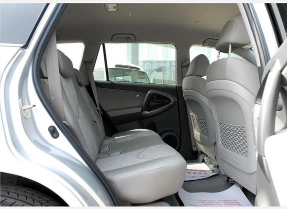 RAV4荣放 2009款 2.0L 手动经典版 车厢座椅   后排空间