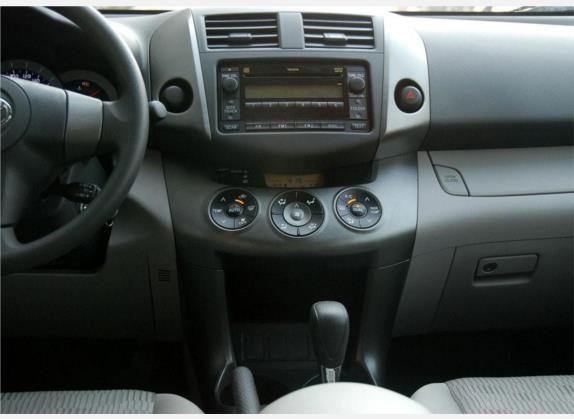 RAV4荣放 2009款 2.0L 自动经典版 中控类   中控台