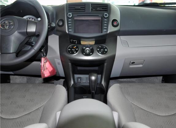 RAV4荣放 2009款 2.0L 自动豪华版 中控类   中控台