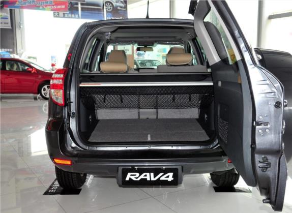 RAV4荣放 2009款 2.0L 自动豪华版 车厢座椅   后备厢