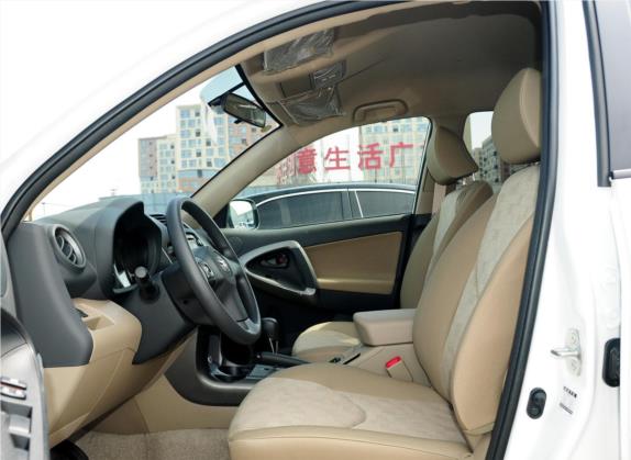 RAV4荣放 2011款 2.0L 自动经典版 车厢座椅   前排空间