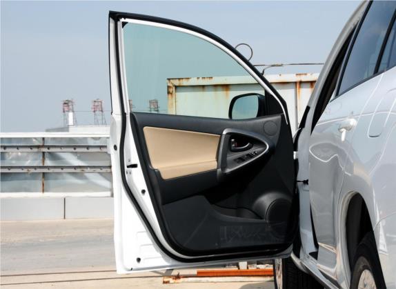 RAV4荣放 2011款 2.0L 自动经典版 车厢座椅   前门板