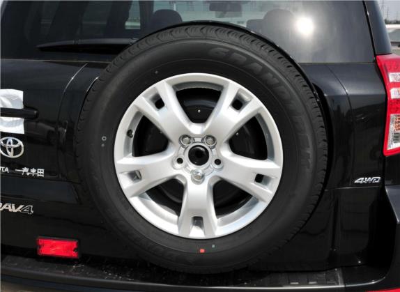 RAV4荣放 2011款 2.0L 自动四驱版 其他细节类   备胎