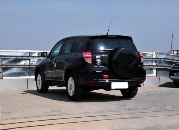 RAV4荣放 2011款 2.0L 自动四驱版 外观   斜后