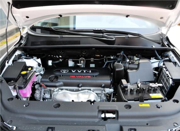 RAV4荣放 2011款 2.0L 自动豪华版 其他细节类   发动机舱