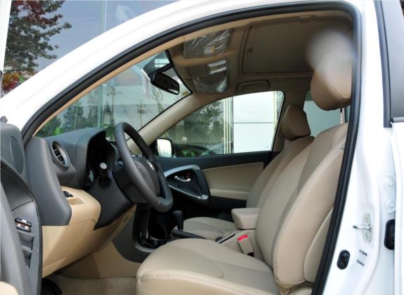 RAV4荣放 2011款 2.0L 自动豪华版 车厢座椅   前排空间
