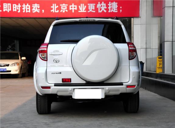 RAV4荣放 2011款 2.0L 自动豪华版 外观   正后
