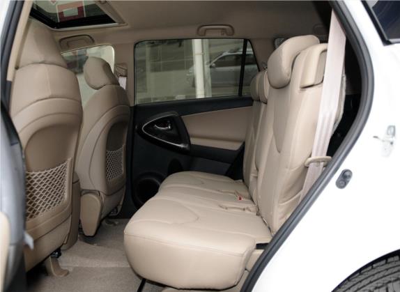 RAV4荣放 2011款 2.4L 自动四驱豪华版 车厢座椅   后排空间