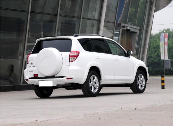 RAV4荣放 2011款 2.4L 自动四驱豪华版 外观   斜后