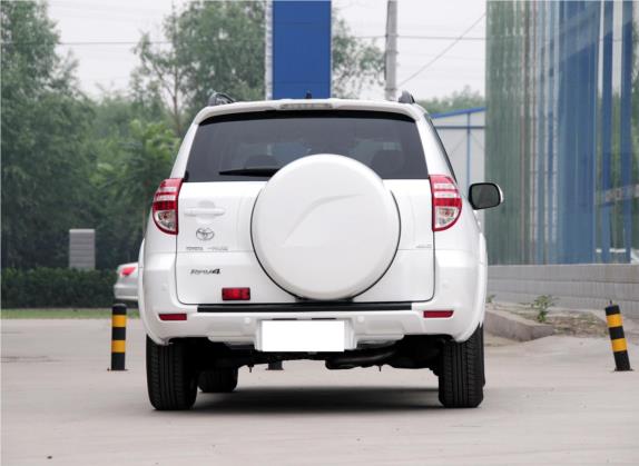 RAV4荣放 2011款 2.4L 自动四驱豪华版 外观   正后