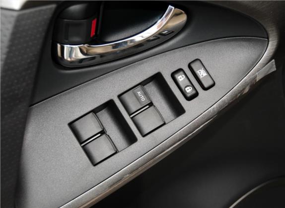 RAV4荣放 2011款 2.4L 自动四驱豪华版 车厢座椅   门窗控制