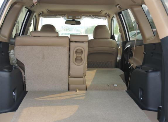 RAV4荣放 2011款 2.4L 自动四驱至臻版 车厢座椅   后备厢