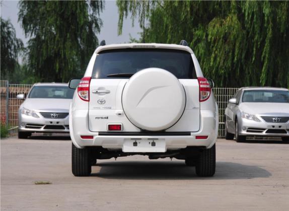 RAV4荣放 2011款 2.4L 自动四驱至臻版 外观   正后