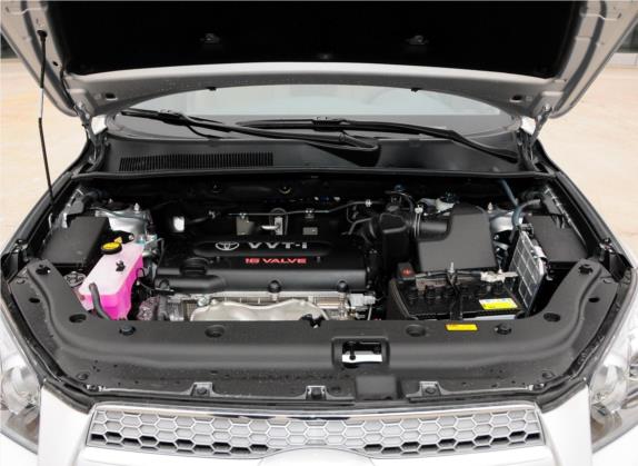 RAV4荣放 2012款 炫装版 2.4L 自动四驱豪华 其他细节类   发动机舱