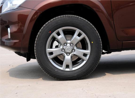 RAV4荣放 2013款 特享版 2.0L 自动经典 其他细节类   前轮