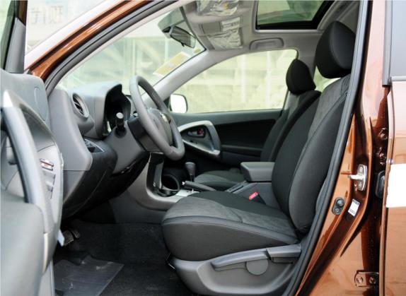 RAV4荣放 2013款 特享版 2.0L 自动经典 车厢座椅   前排空间