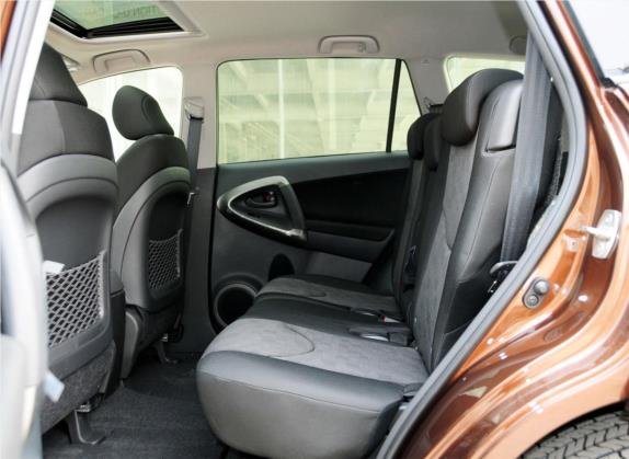 RAV4荣放 2013款 特享版 2.0L 自动经典 车厢座椅   后排空间