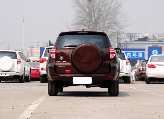 RAV4荣放 2013款 特享版 2.0L 自动经典 外观   正后
