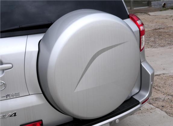 RAV4荣放 2013款 特享版 2.0L 自动精英 其他细节类   备胎