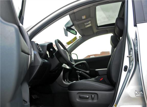 RAV4荣放 2013款 特享版 2.0L 自动精英 车厢座椅   前排空间