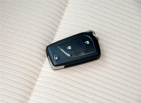 RAV4荣放 2013款 2.0L CVT四驱风尚版 其他细节类   钥匙