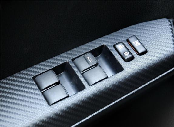 RAV4荣放 2013款 2.0L CVT四驱风尚版 车厢座椅   门窗控制