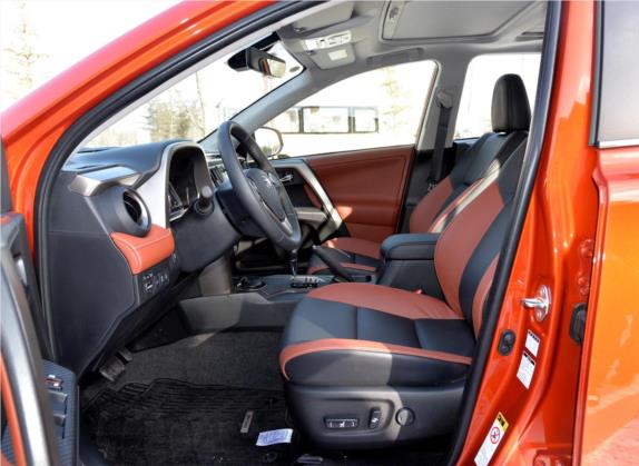 RAV4荣放 2015款 2.5L 自动四驱尊贵版 车厢座椅   前排空间