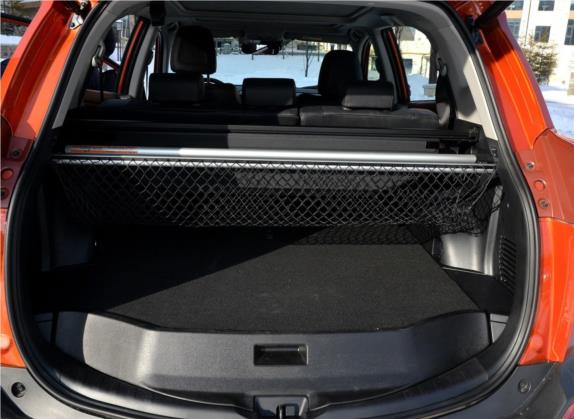 RAV4荣放 2015款 2.5L 自动四驱尊贵版 车厢座椅   后备厢