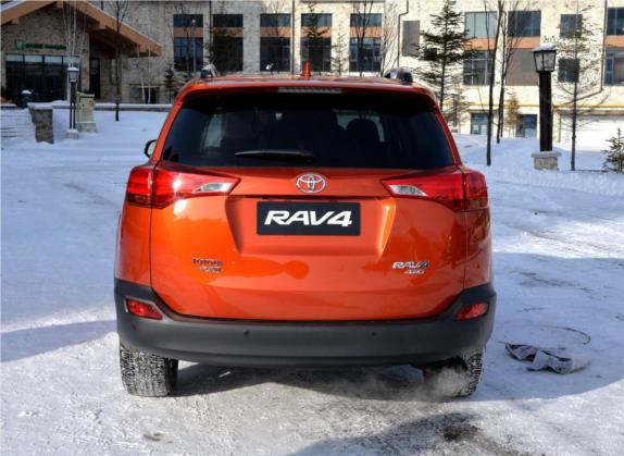RAV4荣放 2015款 2.5L 自动四驱尊贵版 外观   正后