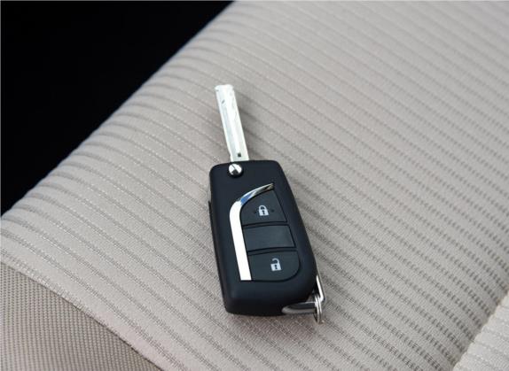 RAV4荣放 2015款 2.0L 手动两驱都市版 其他细节类   钥匙