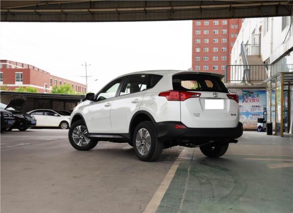 RAV4荣放 2015款 2.0L 手动两驱都市版 外观   斜后