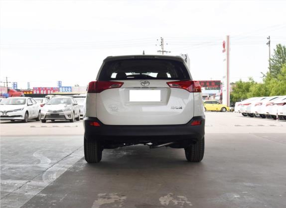 RAV4荣放 2015款 2.0L 手动两驱都市版 外观   正后