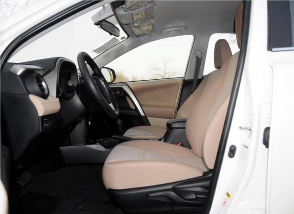 RAV4荣放 2015款 2.0L CVT两驱都市版 车厢座椅   前排空间