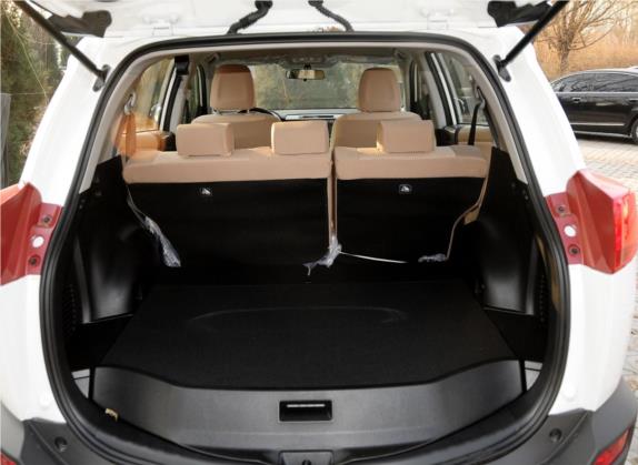 RAV4荣放 2015款 2.0L CVT两驱都市版 车厢座椅   后备厢
