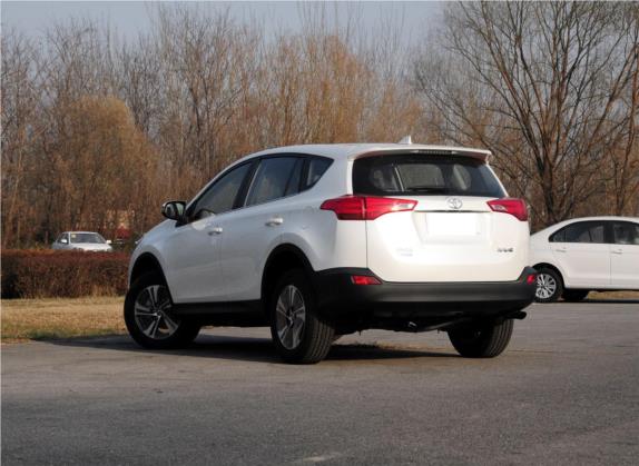 RAV4荣放 2015款 2.0L CVT两驱都市版 外观   斜后