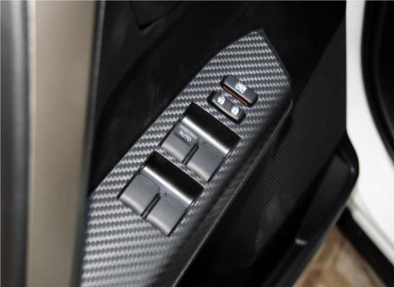 RAV4荣放 2015款 2.0L CVT两驱都市版 车厢座椅   门窗控制