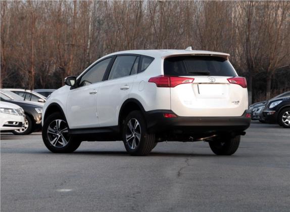 RAV4荣放 2015款 2.0L CVT四驱风尚版 外观   斜后