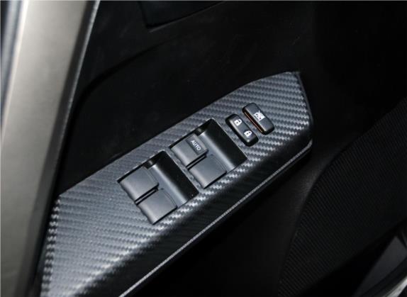 RAV4荣放 2015款 2.0L CVT四驱风尚版 车厢座椅   门窗控制