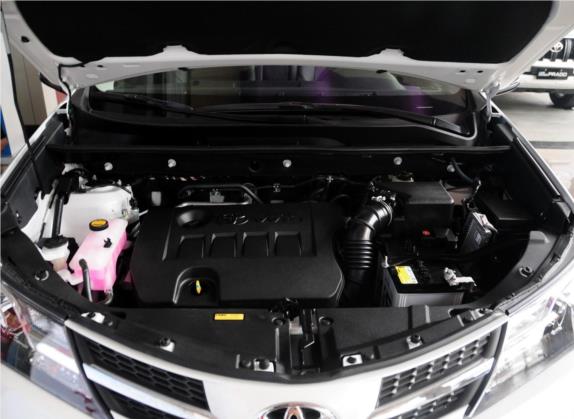 RAV4荣放 2015款 2.0L CVT四驱新锐版 其他细节类   发动机舱