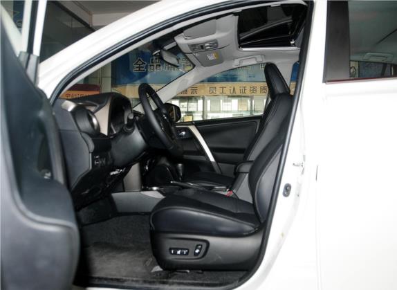 RAV4荣放 2015款 2.0L CVT四驱新锐版 车厢座椅   前排空间