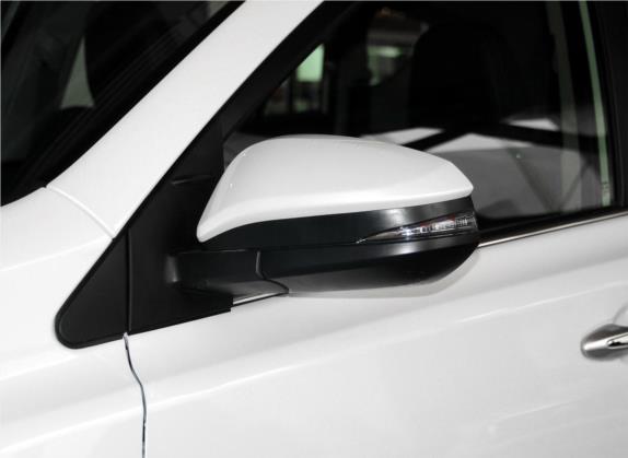 RAV4荣放 2015款 2.0L CVT四驱新锐版 外观细节类   外后视镜