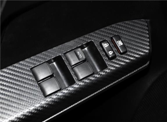 RAV4荣放 2015款 2.0L CVT四驱新锐版 车厢座椅   门窗控制