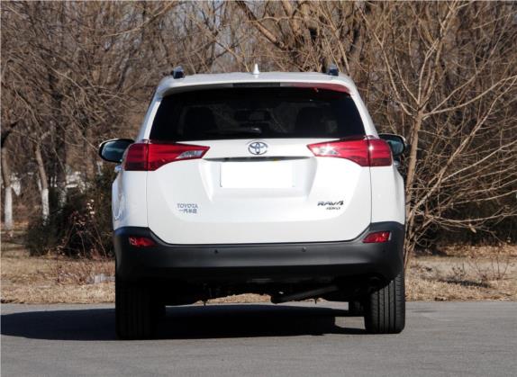 RAV4荣放 2015款 2.5L 自动四驱豪华版 外观   正后
