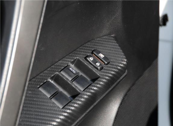 RAV4荣放 2015款 2.5L 自动四驱豪华版 车厢座椅   门窗控制