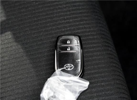 RAV4荣放 2016款 2.0L CVT两驱风尚版 国V 其他细节类   钥匙