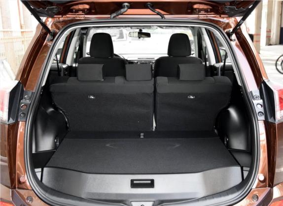 RAV4荣放 2016款 2.0L CVT两驱风尚版 国V 车厢座椅   后备厢